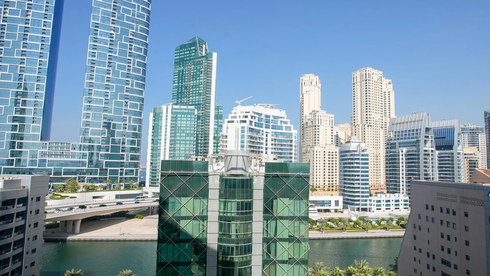 Modern Spacious 3-Bedroom Plus Maid'S Apartment With Marina Views Dubai