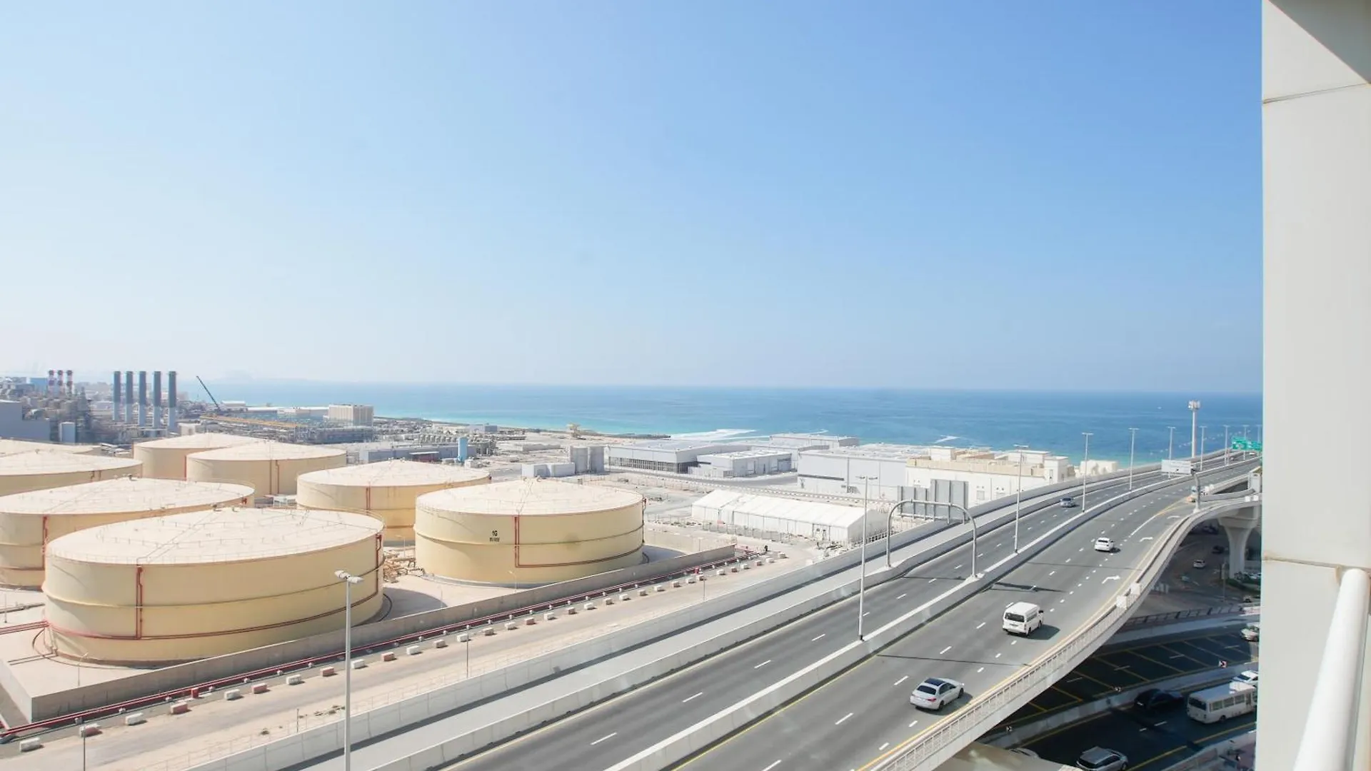 Modern Spacious 3-Bedroom Plus Maid'S Apartment With Marina Views Dubai United Arab Emirates