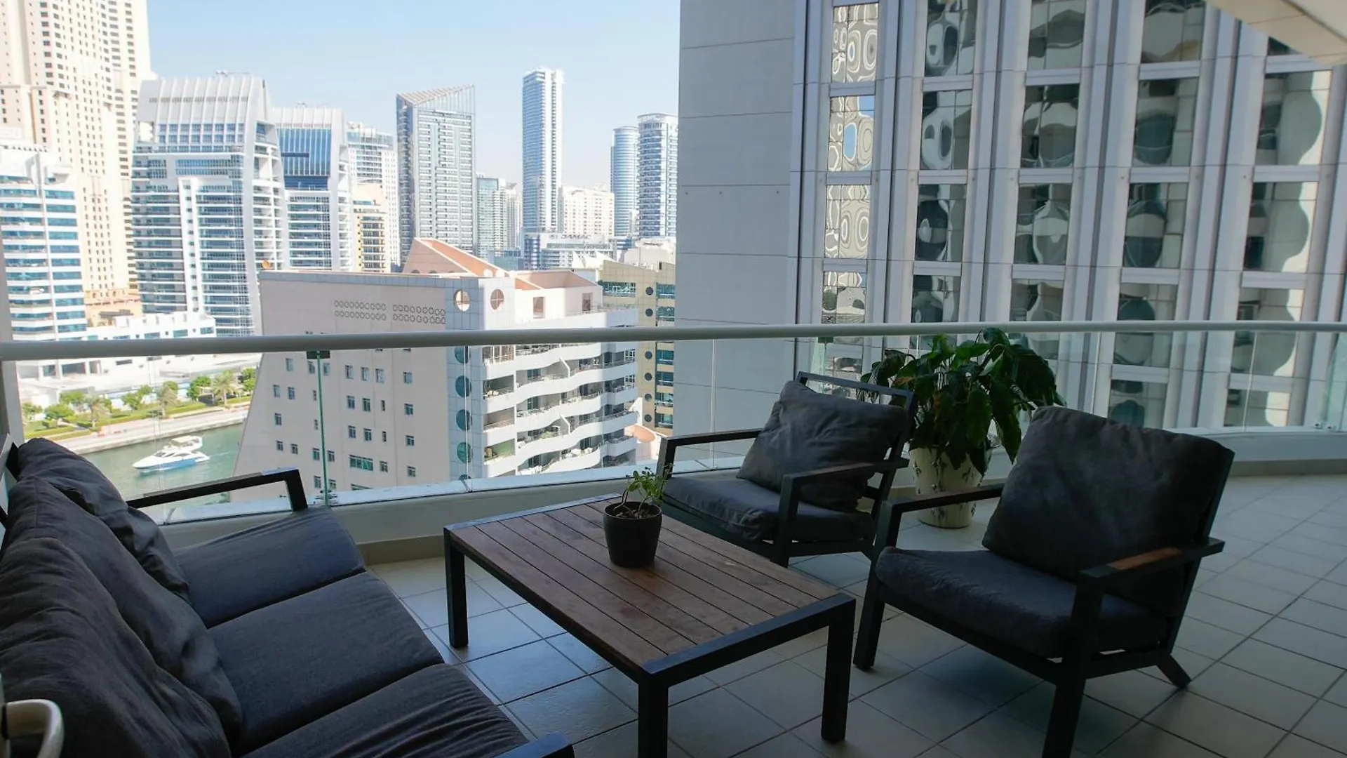 Modern Spacious 3-Bedroom Plus Maid'S Apartment With Marina Views Dubai United Arab Emirates