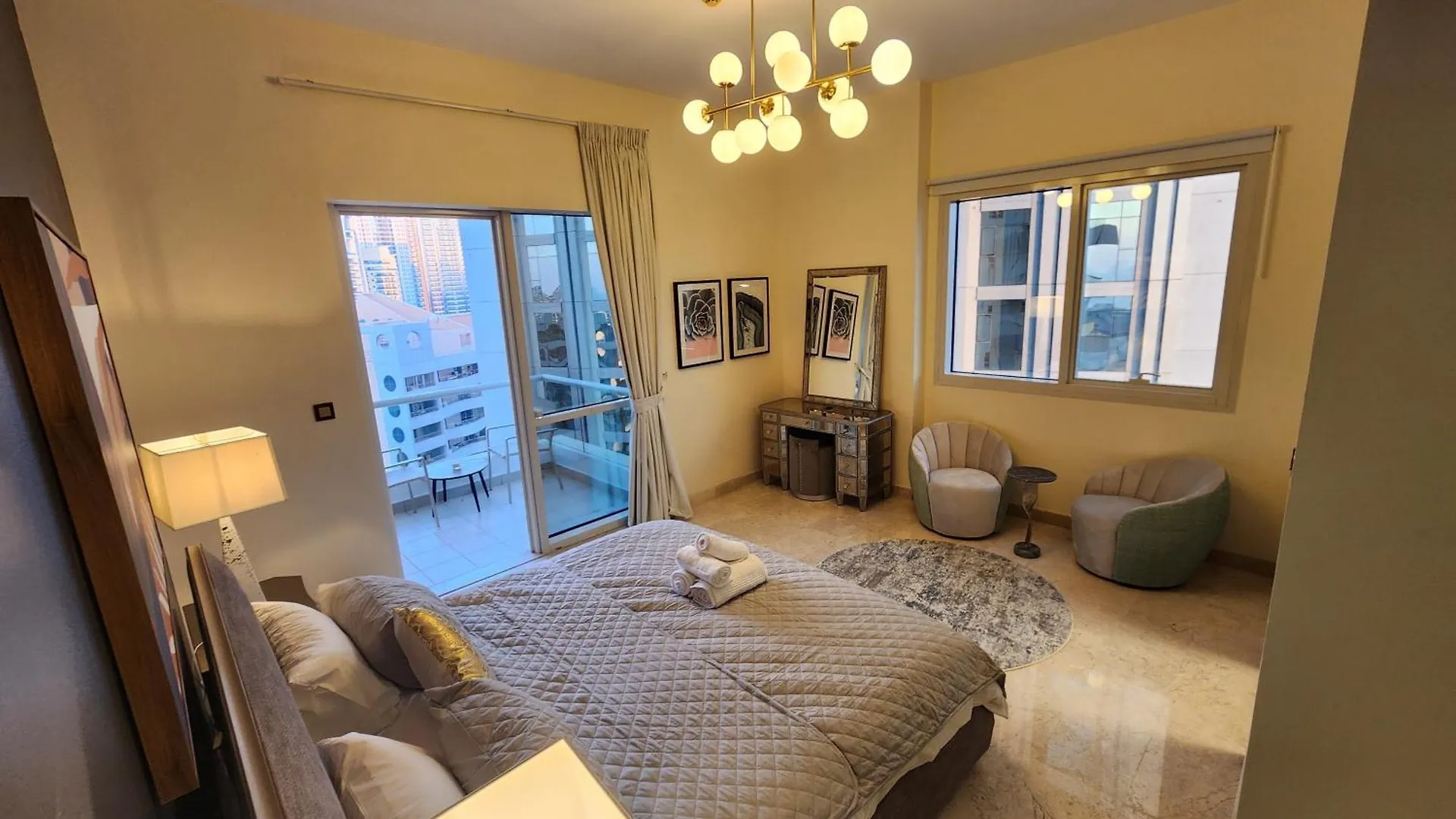 Modern Spacious 3-Bedroom Plus Maid'S Apartment With Marina Views Dubai