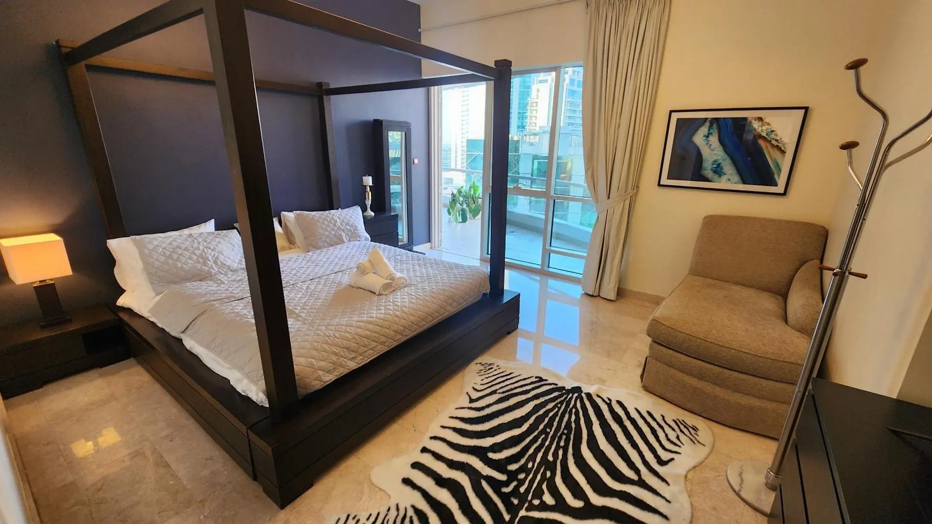 Modern Spacious 3-Bedroom Plus Maid'S Apartment With Marina Views Dubai United Arab Emirates