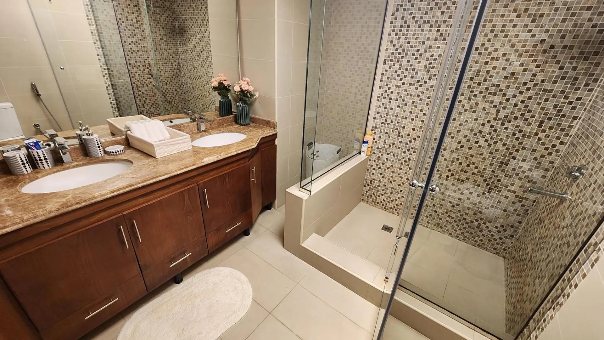 Modern Spacious 3-Bedroom Plus Maid'S Apartment With Marina Views Dubai